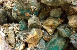 紫金矿业旗下的刚果 金 科卢韦齐铜矿产出首批粗铜